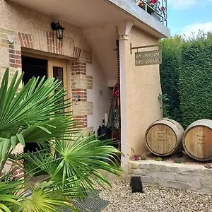 La Maison Des Vignes - Petits Déjeuners Continental , Charentay Francia
